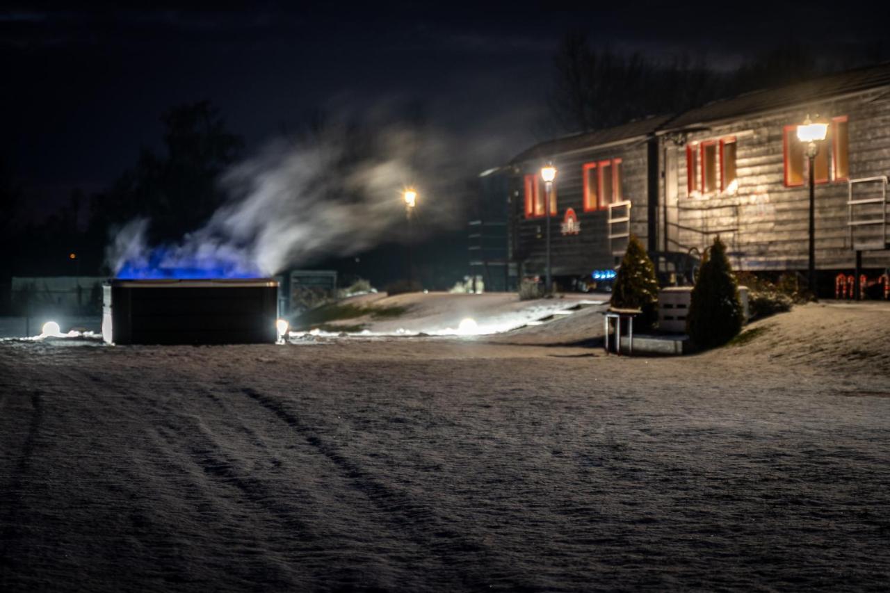 Aparthotel Stacja Galicja - Nocleg W Pociagu Blisko Energylandia Zator Exterior foto