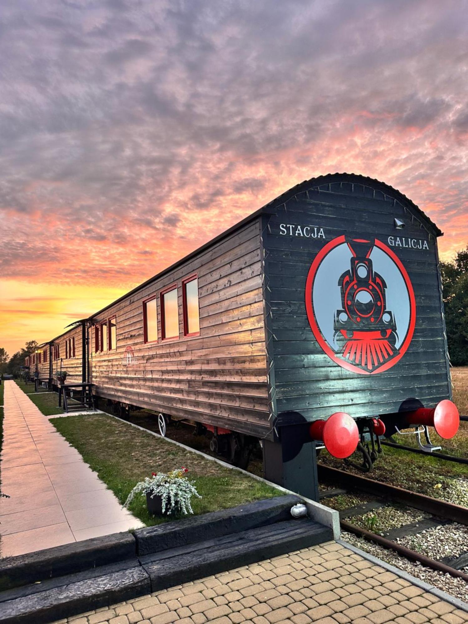 Stacja Galicja - Nocleg W Pociagu Blisko Energylandia Zator Exterior foto